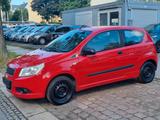 Chevrolet Aveo Schrägheck Basis - rote Chevrolet Aveo