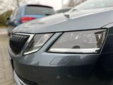 Skoda Octavia 2.0 TDI Automatik 1.Hand|Navi|ACC|Kamera - Skoda Octavia: Kombi, 1.2