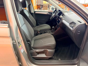 Volkswagen Tiguan - 11