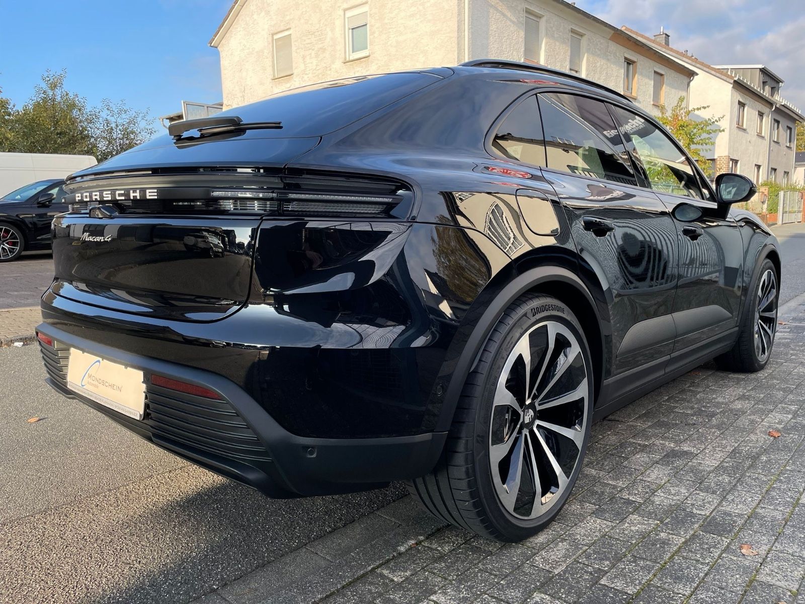 Fahrzeugabbildung Porsche Macan 4 |ACC|22"|Pano|3.Disp|SportChro|PASM|360°