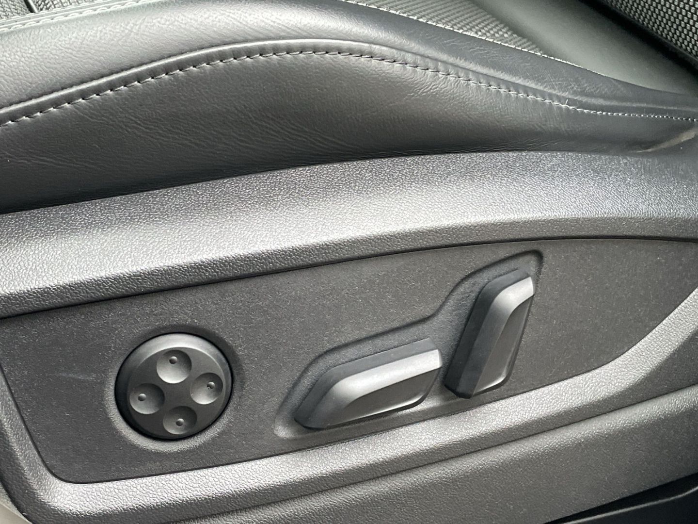 Q5 55 TFSI e quattro S line AHK/HUD/Matrix/Navi/