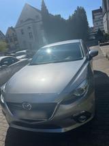 Mazda 3SKYACTIVG-120 - Mazda 2 mit Benzin-Antrieb: mit Navigationssystem, Kombi
