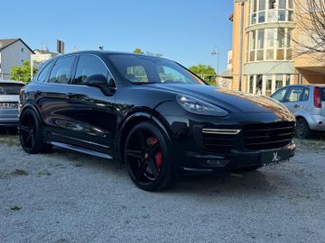 Porsche Cayenne - 6