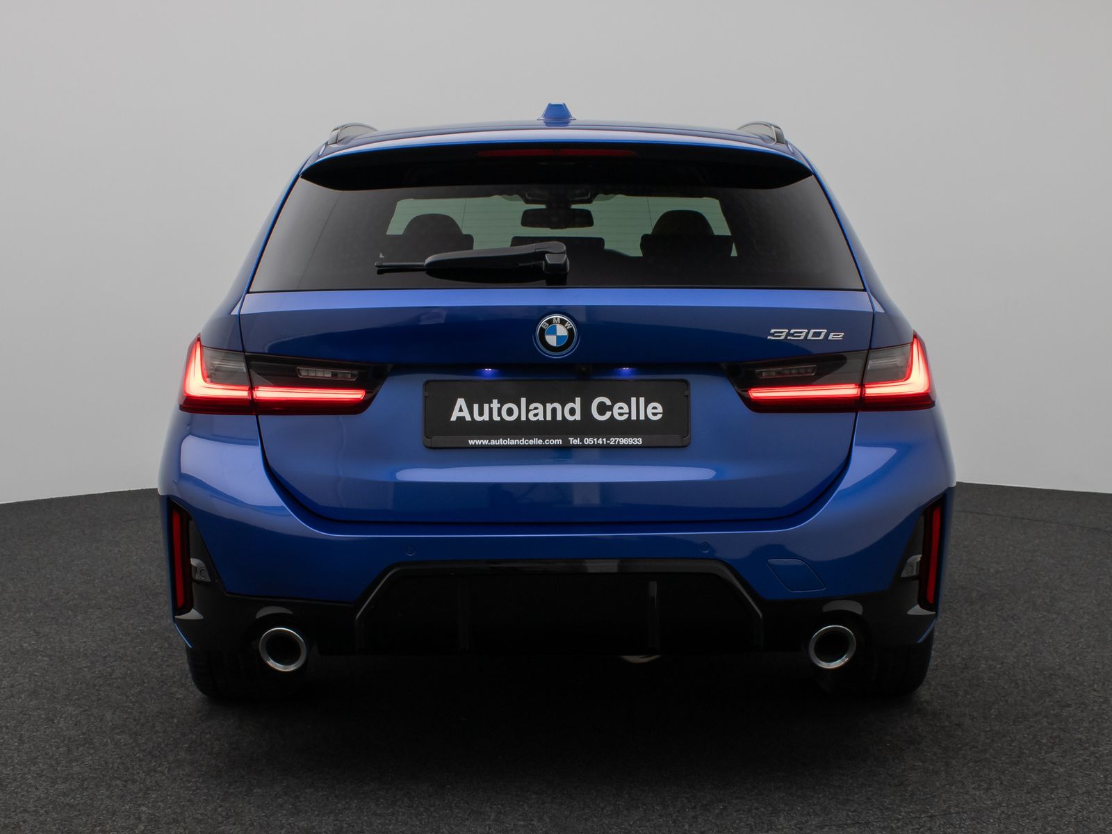 Fahrzeugabbildung BMW 330e M Sport Panorama 360°HUD HiFi AHK Komfort