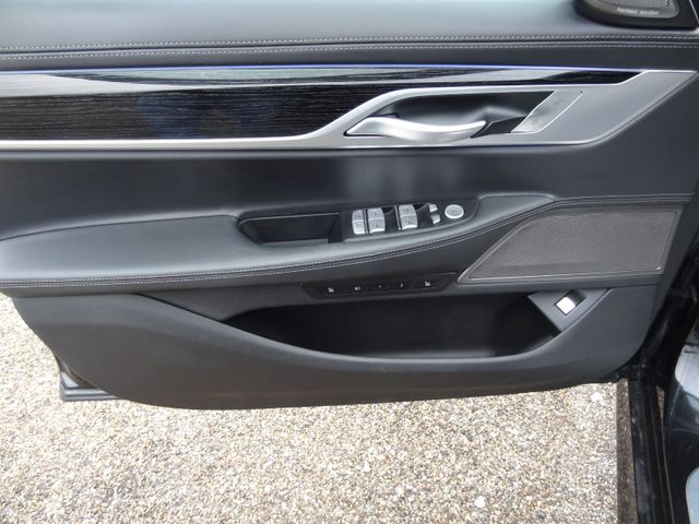 Fahrzeugabbildung BMW 750 d xDrive/M-Paket/Gestik/HUD/Laser/GSD/Luft/