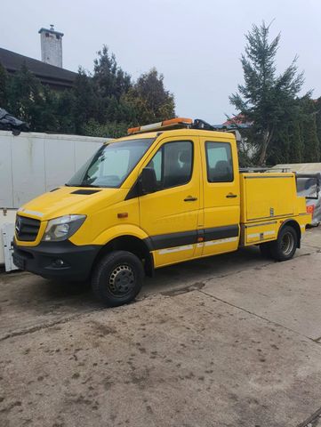 Mercedes-Benz Sprinter II 516 CDI DoKa 4x4 Brillenhubfahrzeug