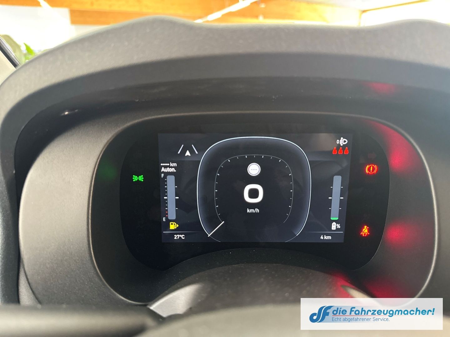 Fahrzeugabbildung Fiat Pandina Hybrid Tempomat Icon Digitales Cockpit D
