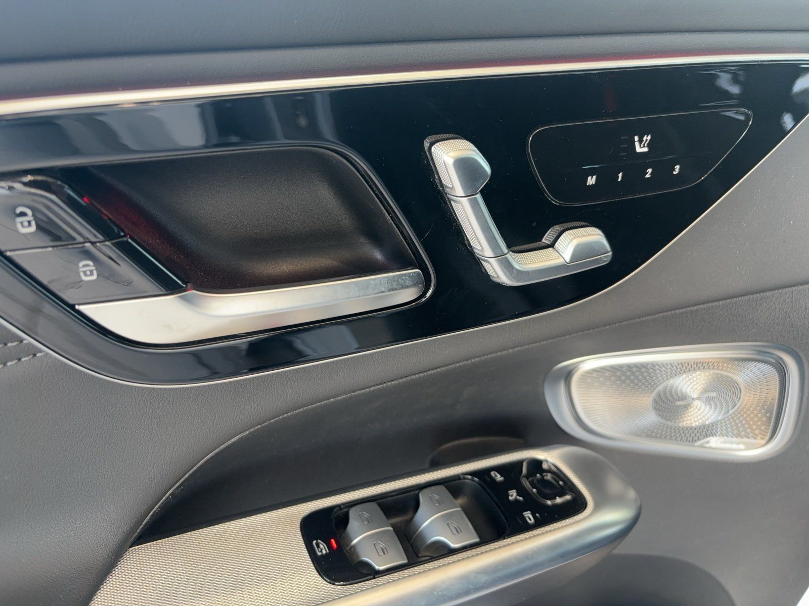 Fahrzeugabbildung Mercedes-Benz GLC300d Cpé AMG Premium AIRAMTIC Pano DISTRO AHK