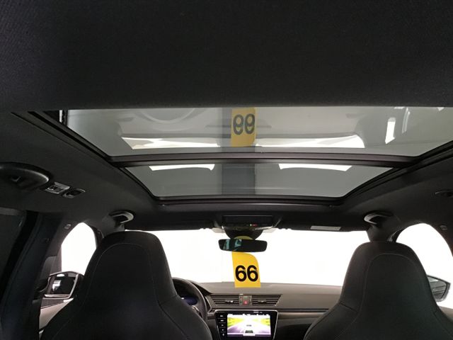 Fahrzeugabbildung Skoda Superb Combi 2.0 TSI SportLine 4x4/Navi/ACC/AHK