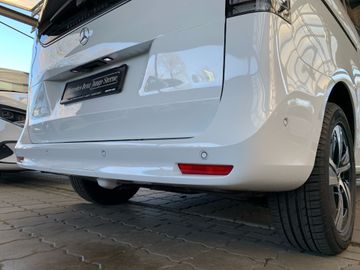 Mercedes V 220 - 11