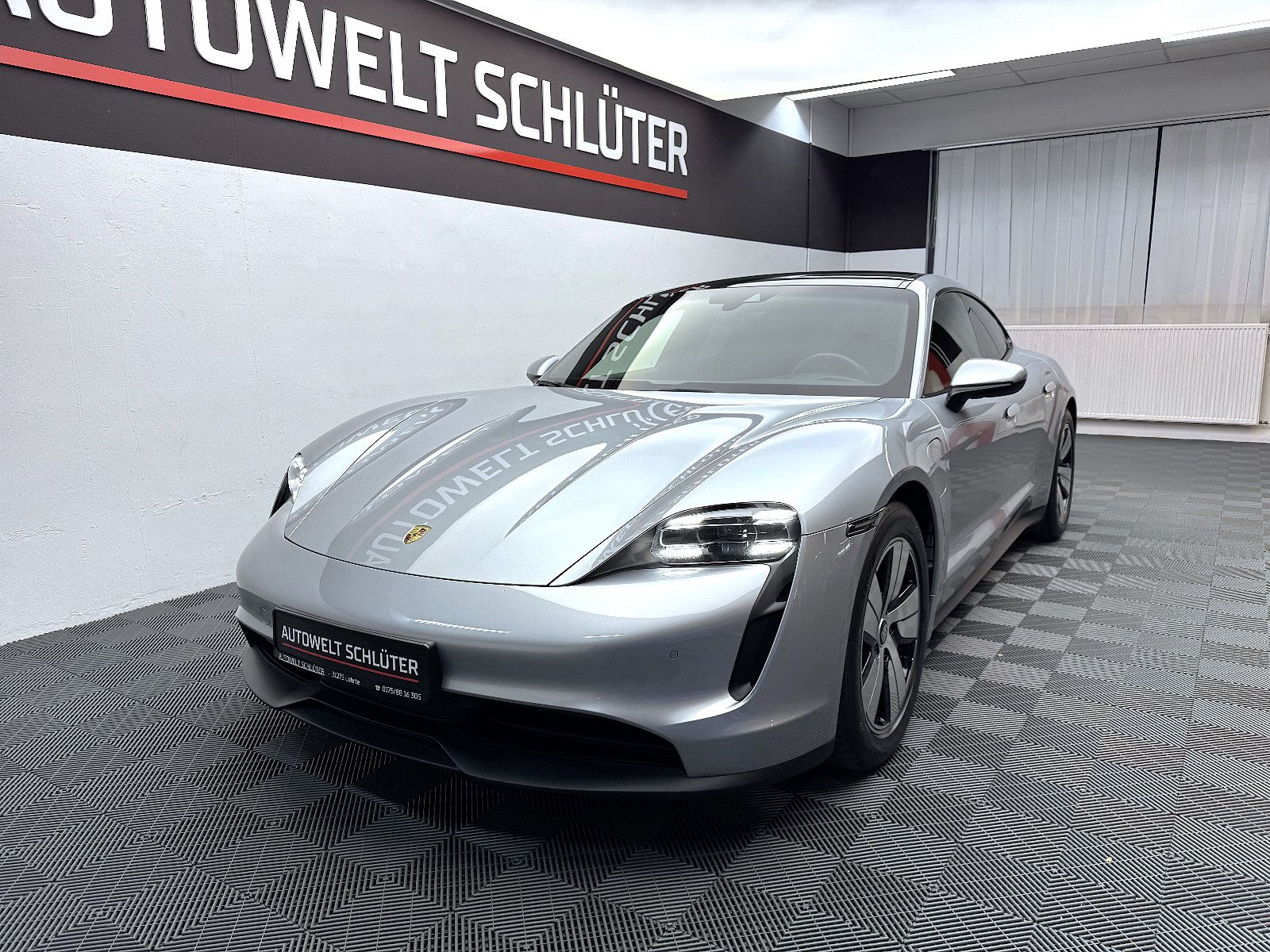 PORSCHE Taycan 4 S Performance Pano*Navi*SHZ*KAM*Bose