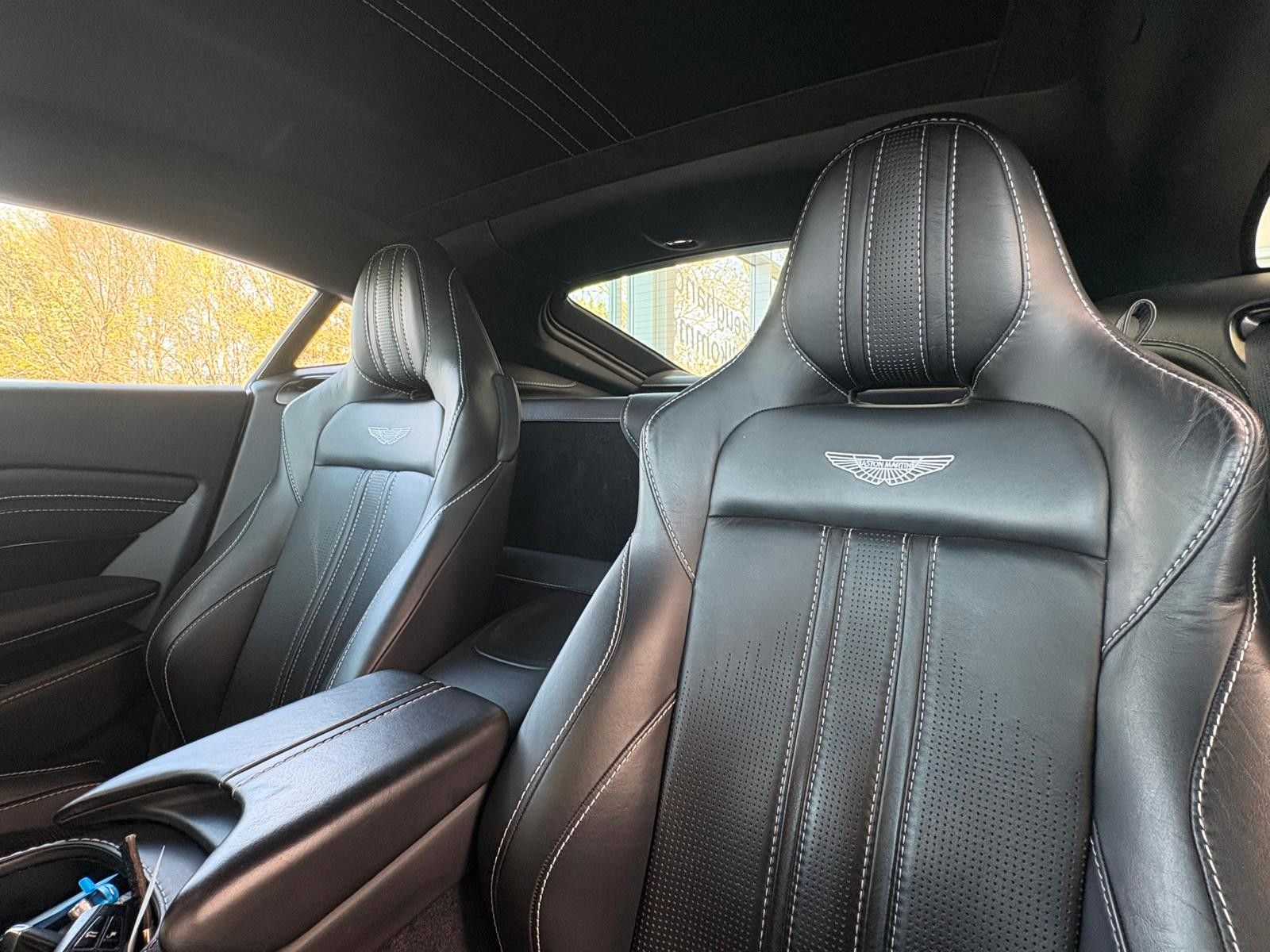 Fahrzeugabbildung Aston Martin V8 Vantage 4.0 V8 voll sehr gepflegt
