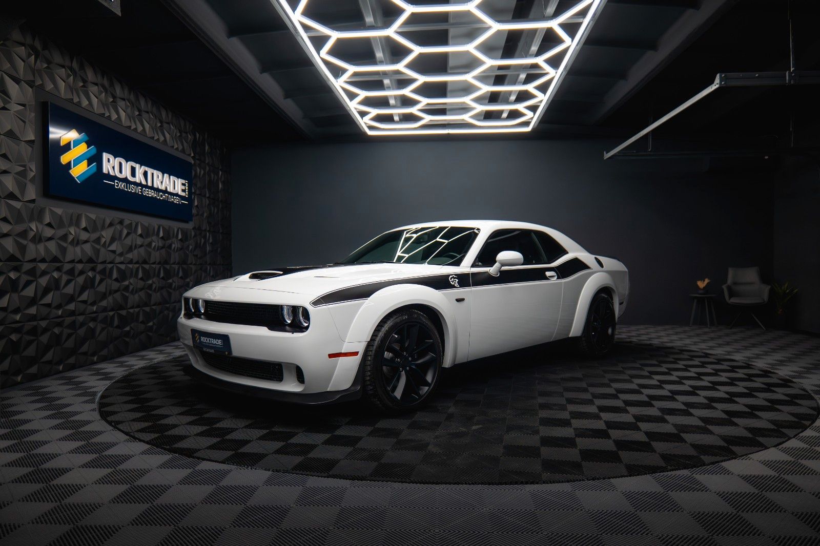 Fahrzeugabbildung Dodge Challenger 6.4 V8 SRT 392 R/T SCAT PACK WIDEBODY