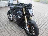 BMW S 1000 R / 2 Pakete  /  LeoVince / Garantie - BMW Motorräder in Braunschweig