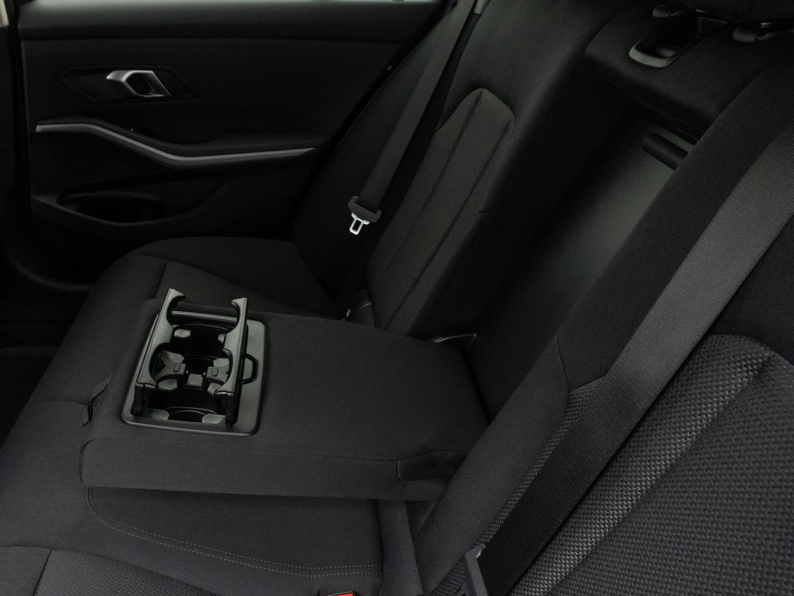 Fahrzeugabbildung BMW 320d DAB CockPitPr Lordos PDC Geschwindigkeitsre