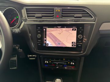 Volkswagen Tiguan - 10