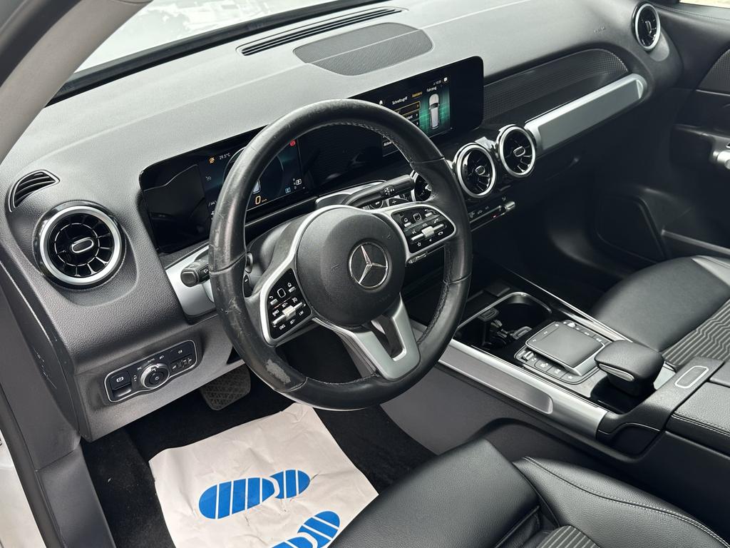 Mercedes-Benz GLB 180