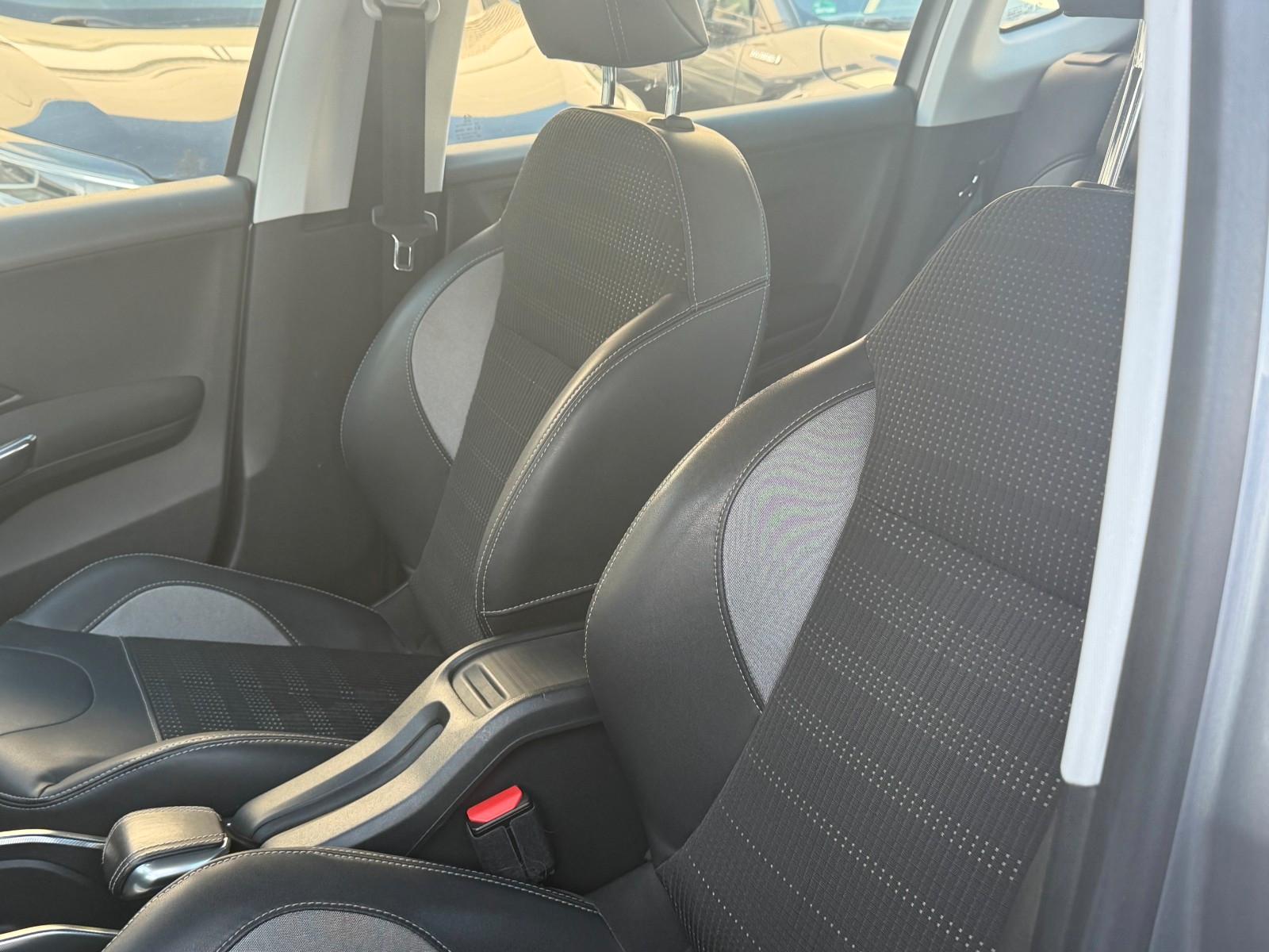 Peugeot 2008 Allure TEILLEDER/KLIMA/NAVI/AHK/PDC