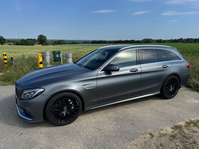 MERCEDES-BENZ C 63 AMG Mercedes, Burmester,Pano,Klimasitze,