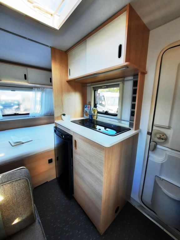 Fahrzeug Übersicht 12 Fahrzeugabbildung Adria Aviva 400 PS 1.Hand/sehr gepflegt