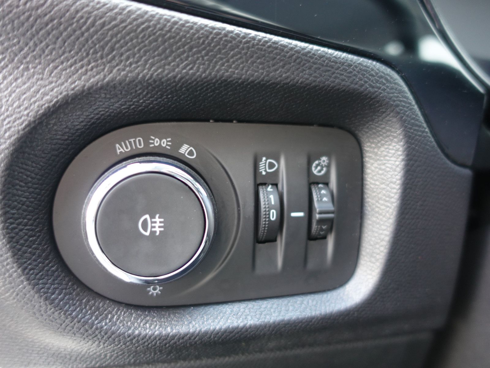 Fahrzeugabbildung Opel Corsa 1.2,Kamera,Sitz+Lenkradhzg,Allwetter,LED