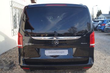 Mercedes V 220 - 4