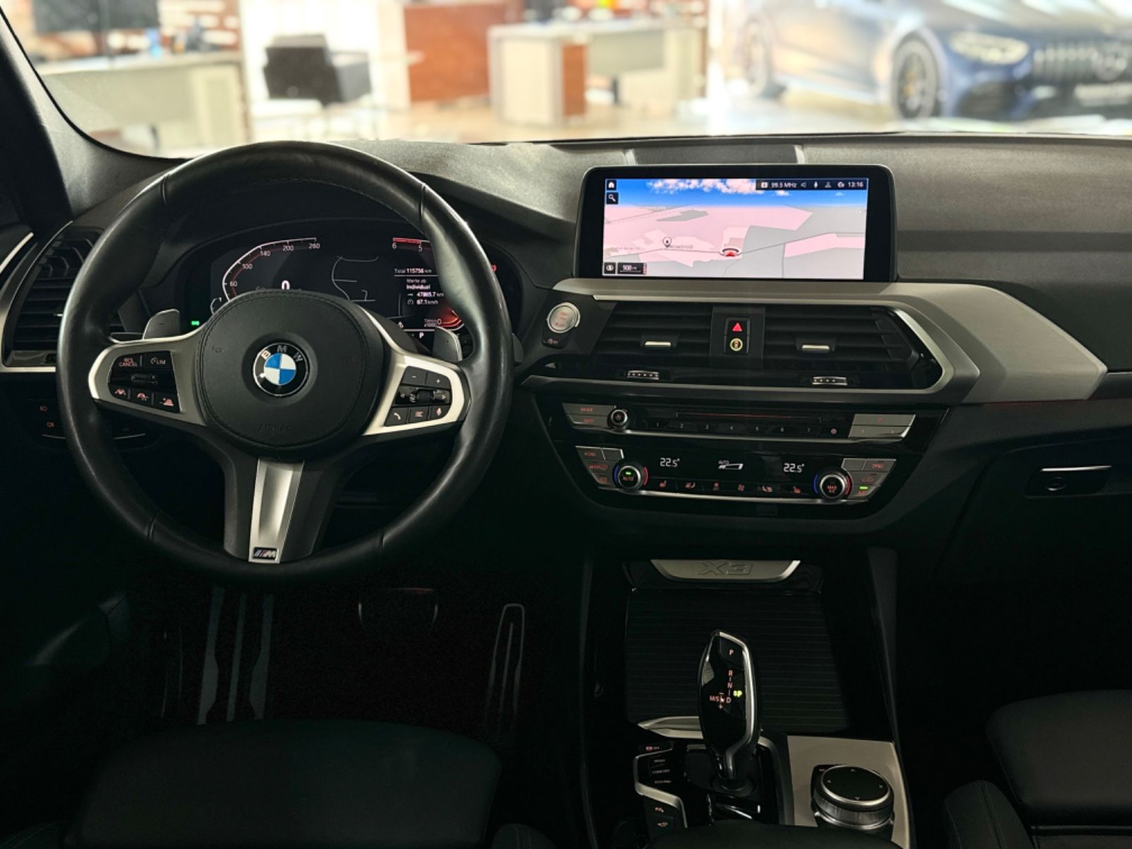 Fahrzeugabbildung BMW X3 xD30d M Sport 360° HUD HiFi Komfort Panorama