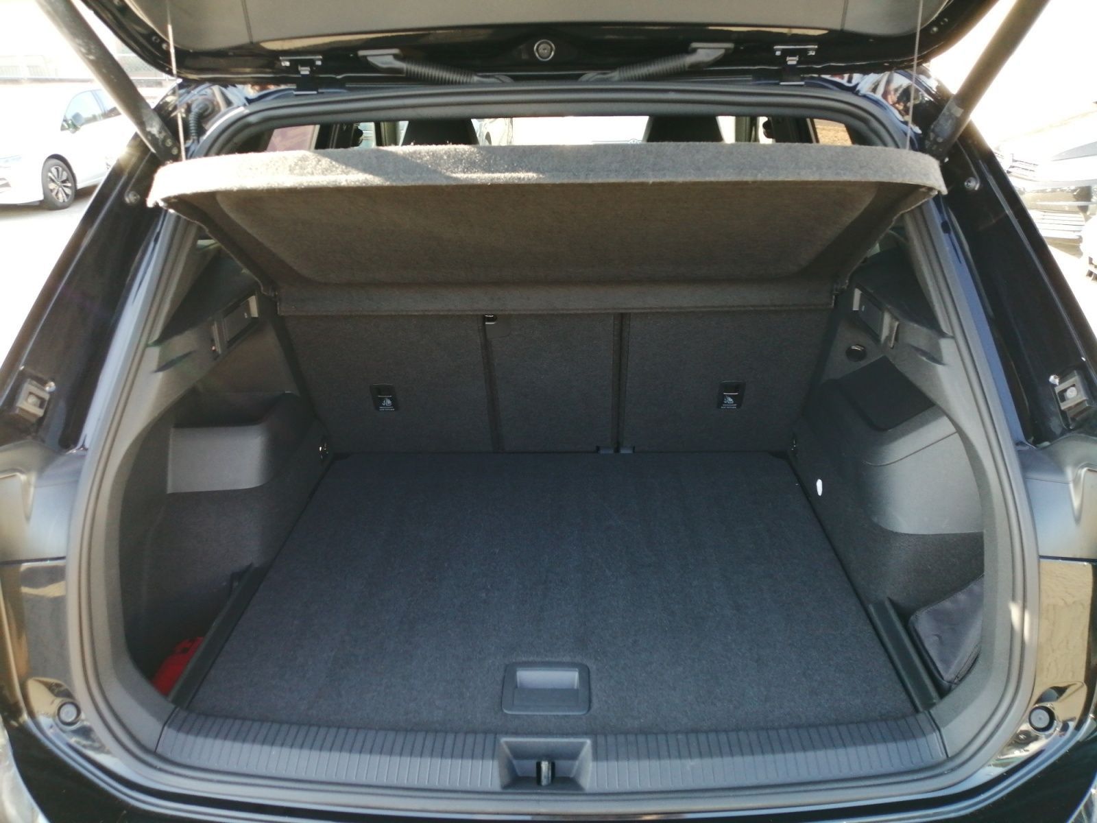 Volkswagen Tiguan R-Line 1.5 TSI DSG Matrix Pano,360°Kamer foto 18