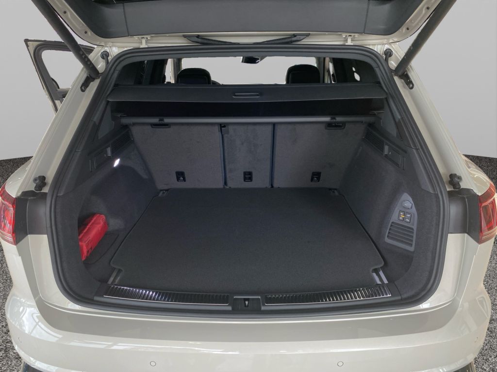Fahrzeugabbildung Volkswagen Touareg V6 TDI 4Motion Black Style R-Line Voll