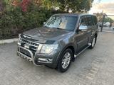Mitsubishi Pajero 3.2 DI-D Diamant Edition - Mitsubishi Pajero mit Anhängerkupplung
