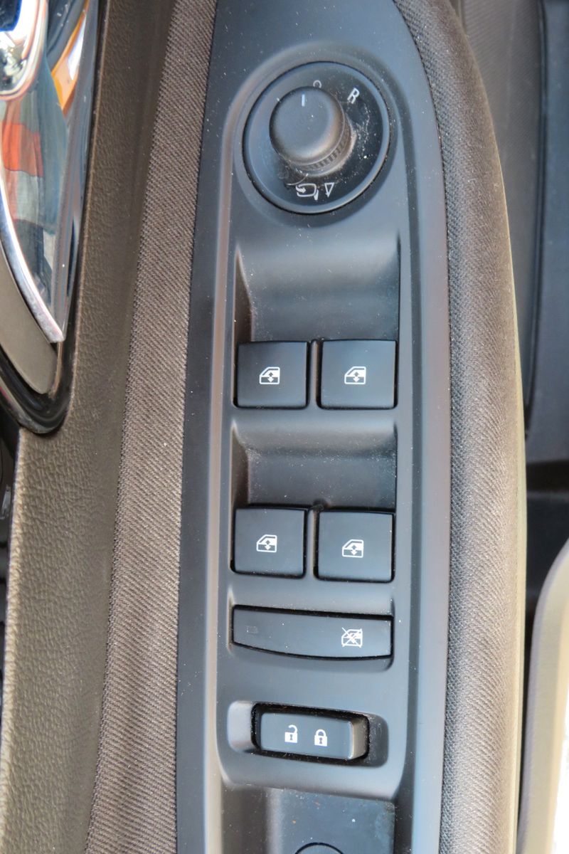 Fahrzeugabbildung Opel Mokka X ACTIVE KAMARA SITZH. GRA PDC APP-CON.