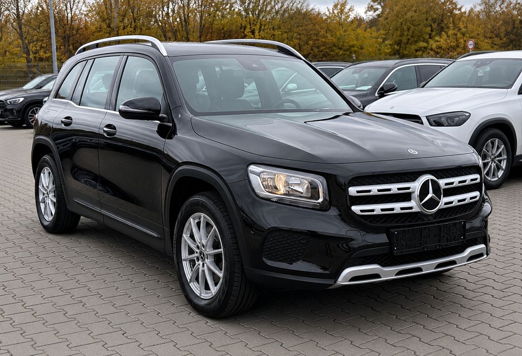 Image of Mercedes-Benz GLB 180