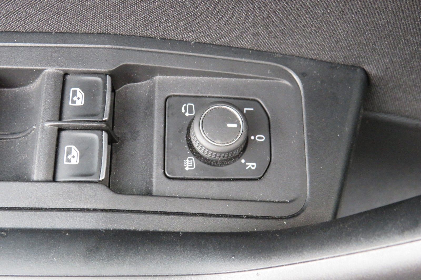 Fahrzeugabbildung Volkswagen T-Roc Sport DSG NAVI 18`SITZH. PDC DIGITAL-COCKP