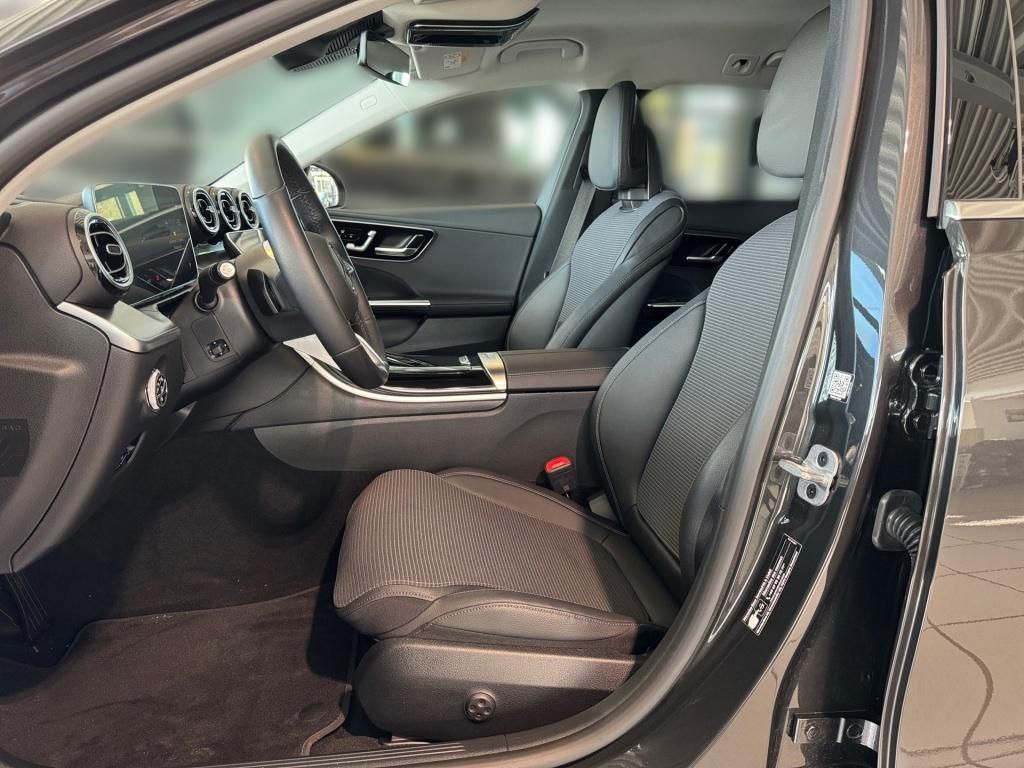 Fahrzeugabbildung Mercedes-Benz C 200 T Avantg. ACC HUD Keyless 360° Winterp.