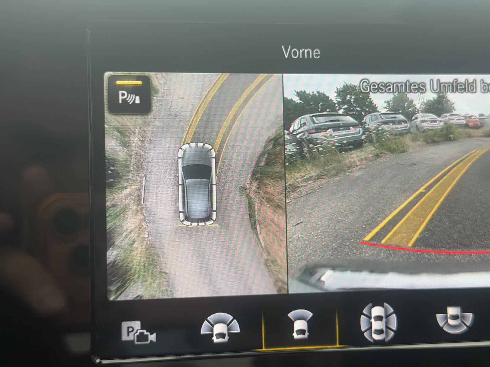 Mercedes-Benz A 250 e AMG LED MBUX Distronic Pano Kamera-360°