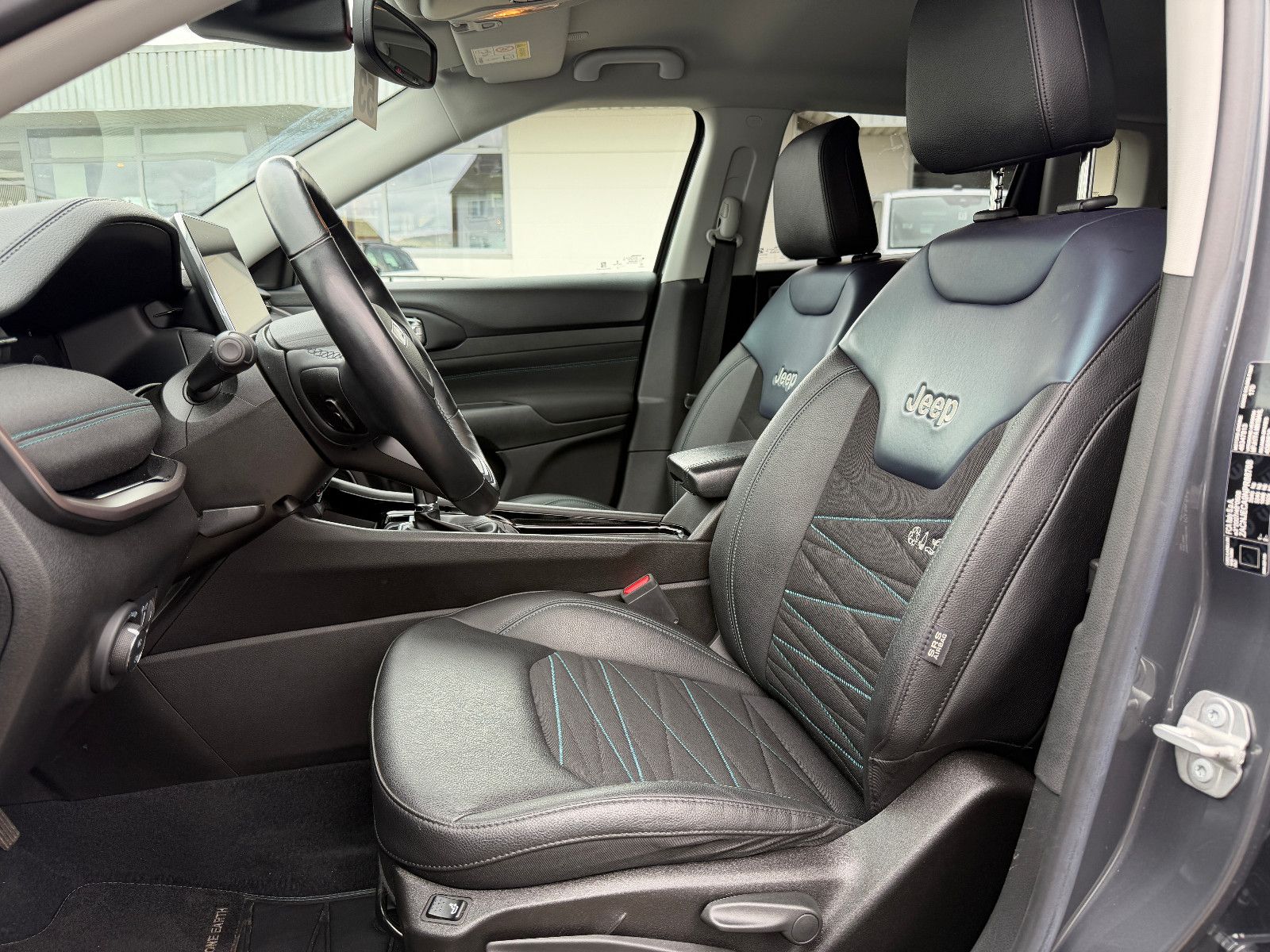 Fahrzeugabbildung Jeep Compass Upland/ALIPINE-SOUND/360°KAM/CARPLAY