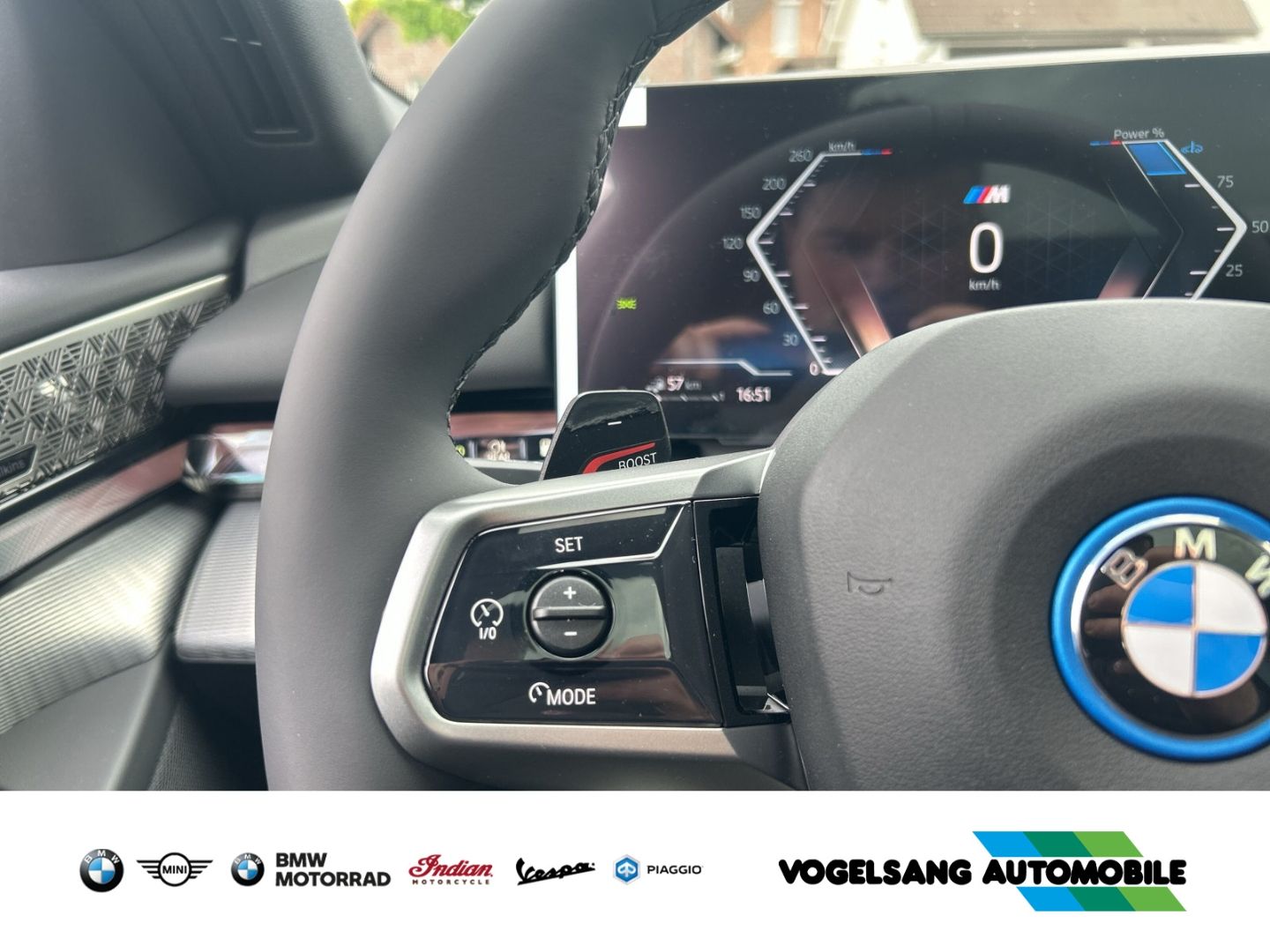 Fahrzeugabbildung BMW 550 e xDrive M Sport Park-Assistent Sportpaket H