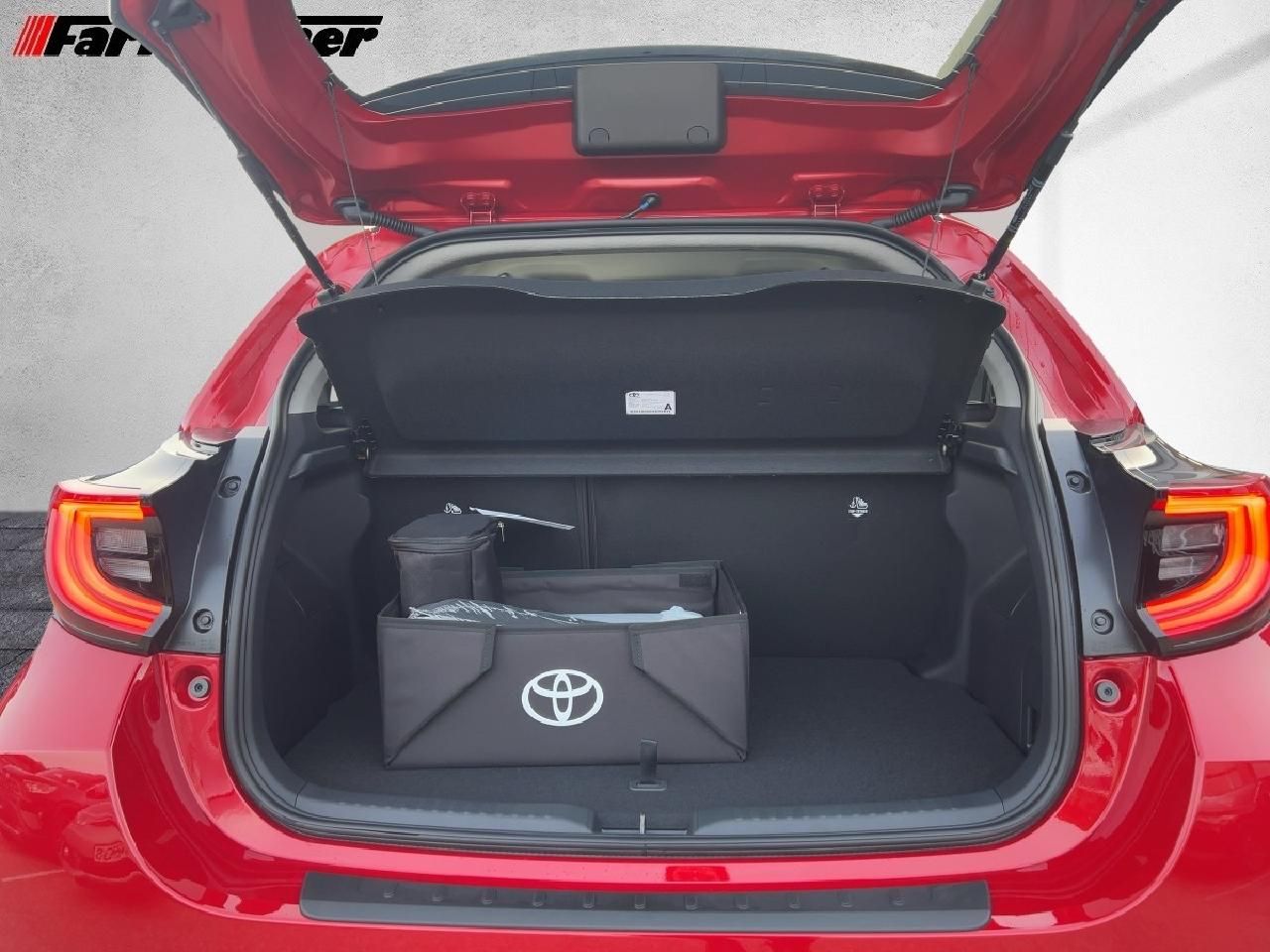 Fahrzeugabbildung Toyota Yaris Hybrid 1,5 Teamplayer *Safety+Comfortpaket