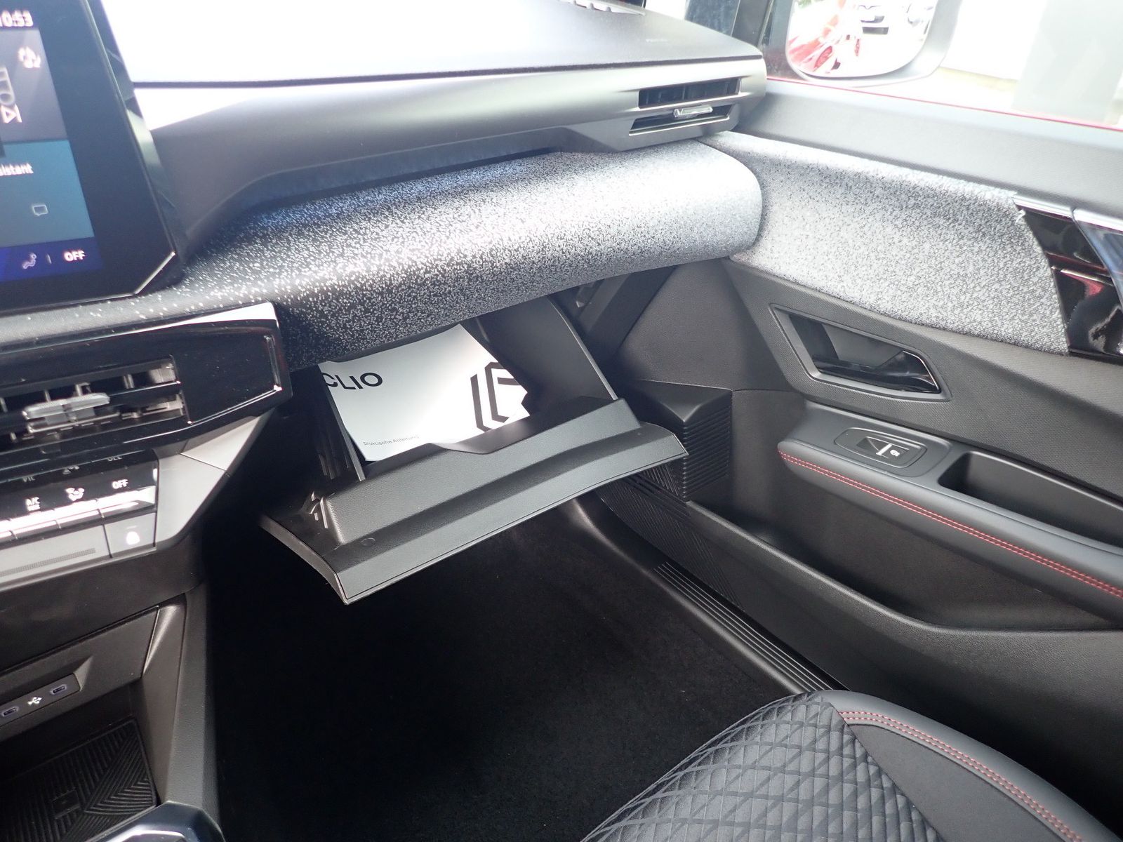 Fahrzeugabbildung Renault Clio Techno TCe 115 EDC