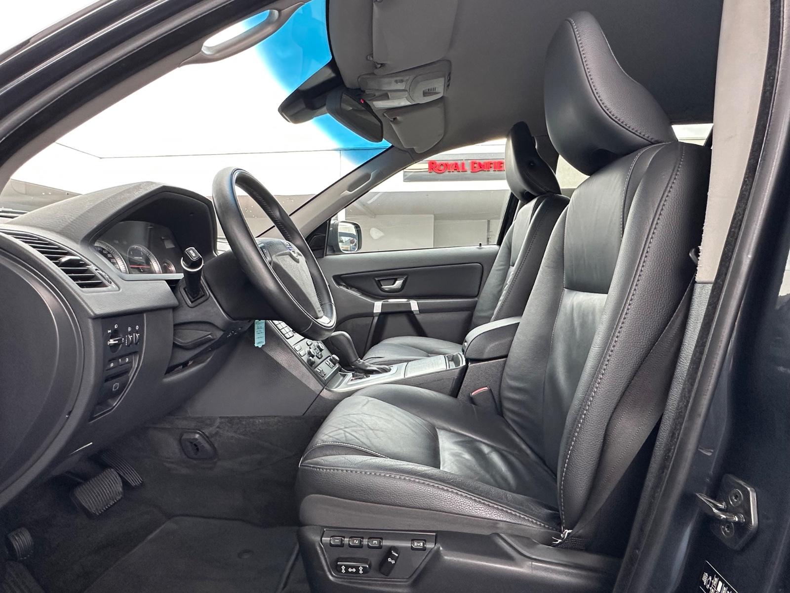 VOLVO XC90 D5 AWD - MOMENTUM - 200 Cv - BVA - BLUETOOTH - RÉGULATEUR DE VITESSE - 7 Places