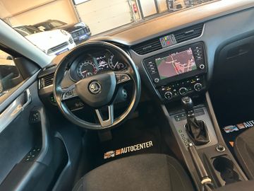 Skoda Octavia Combi Soleil *ACC*NAVI*PDC*SZHZ*APPLE*