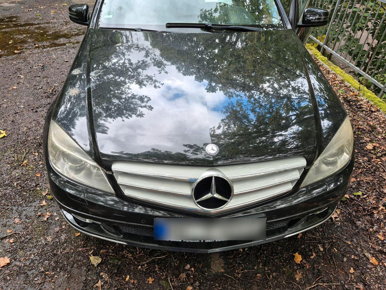 Mercedes-Benz C220 2010 — вигляд ззаду