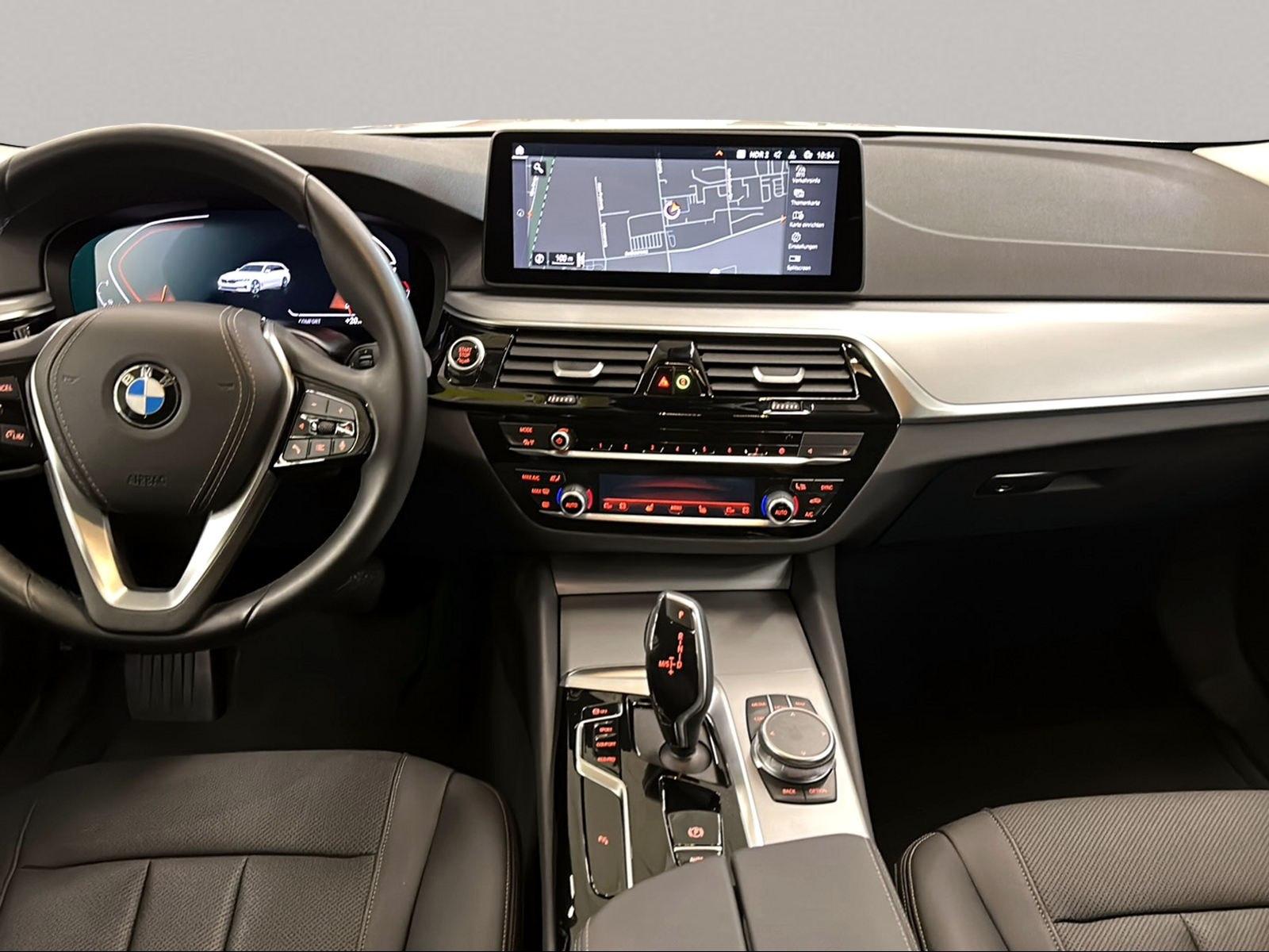 BMW 530i Touring AHK LiveCockpitProf Head-Up Kamera