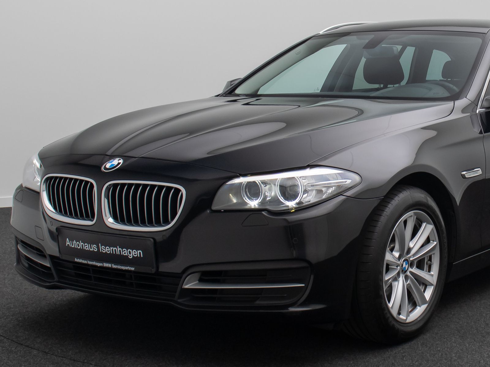 Fahrzeugabbildung BMW 520d GeschwindigReg PDC HiFi NaviBusiness Lordos