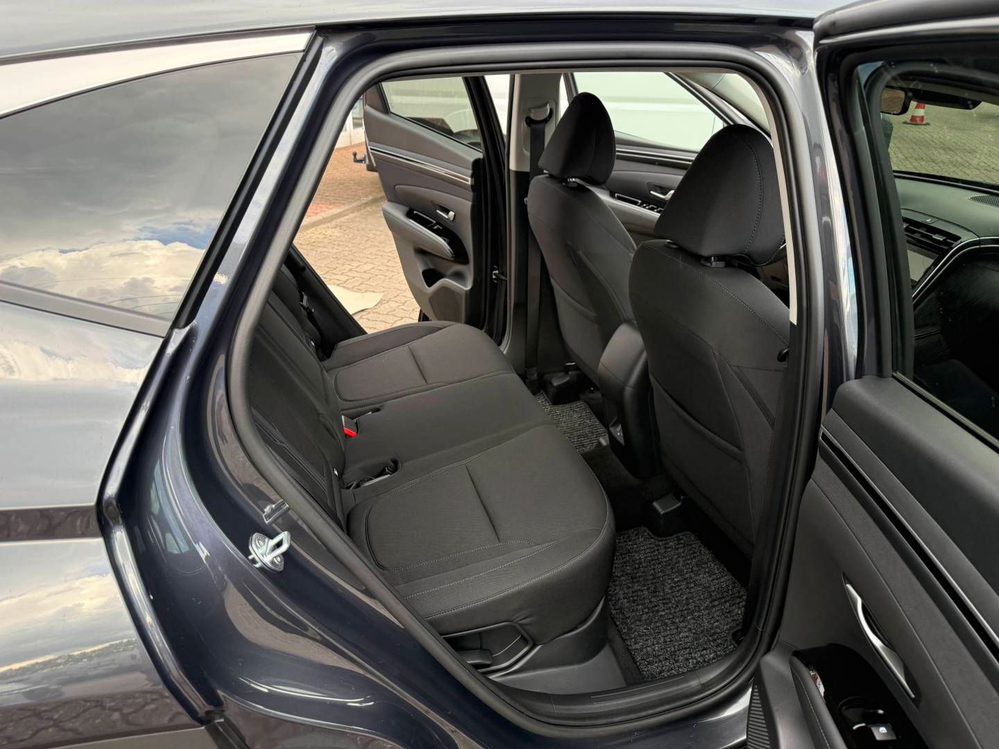 Fahrzeugabbildung Hyundai NEW Tucson Hybrid 1.6 T-GDi 230PS 6-AT 2