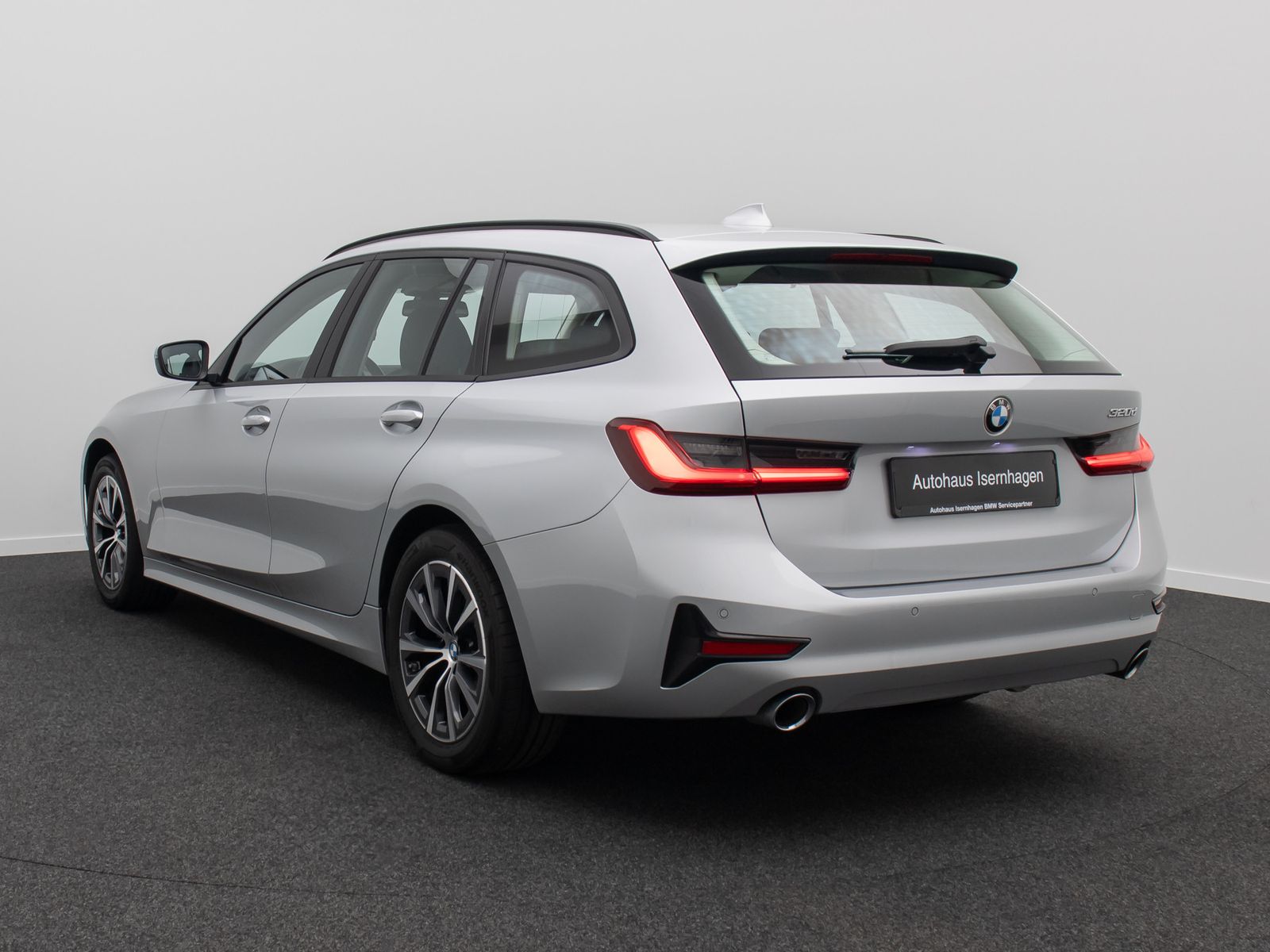 Fahrzeugabbildung BMW 320d Laser HUD DAB HiFi AHK ACC Komfort Sport