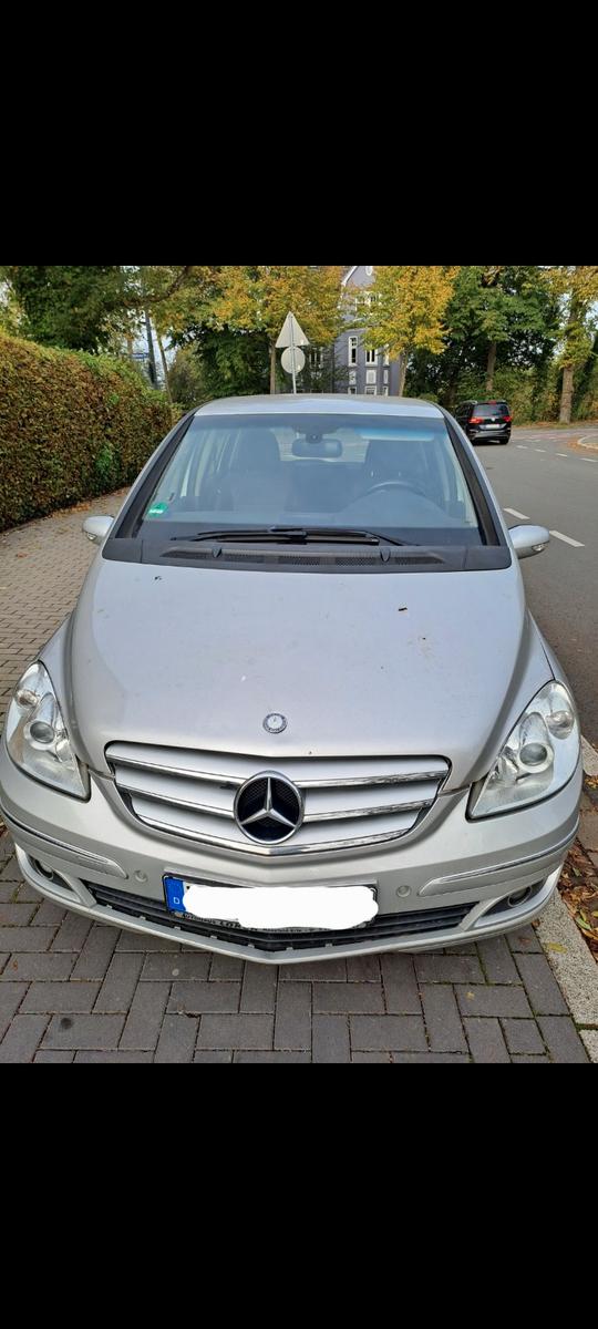 Mercedes-Benz B 200