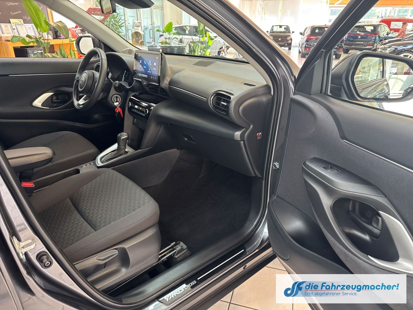 Fahrzeugabbildung Toyota Yaris Cross Hybrid FWD Comfort ACC DAB Spurhalte