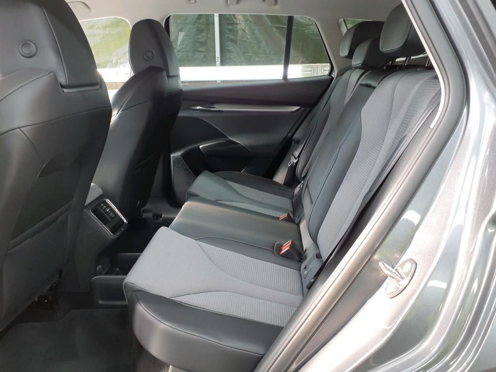 Enyaq 4x4 WÄRMEPUMPE+KAMERA+AHK+NAVI+19"+