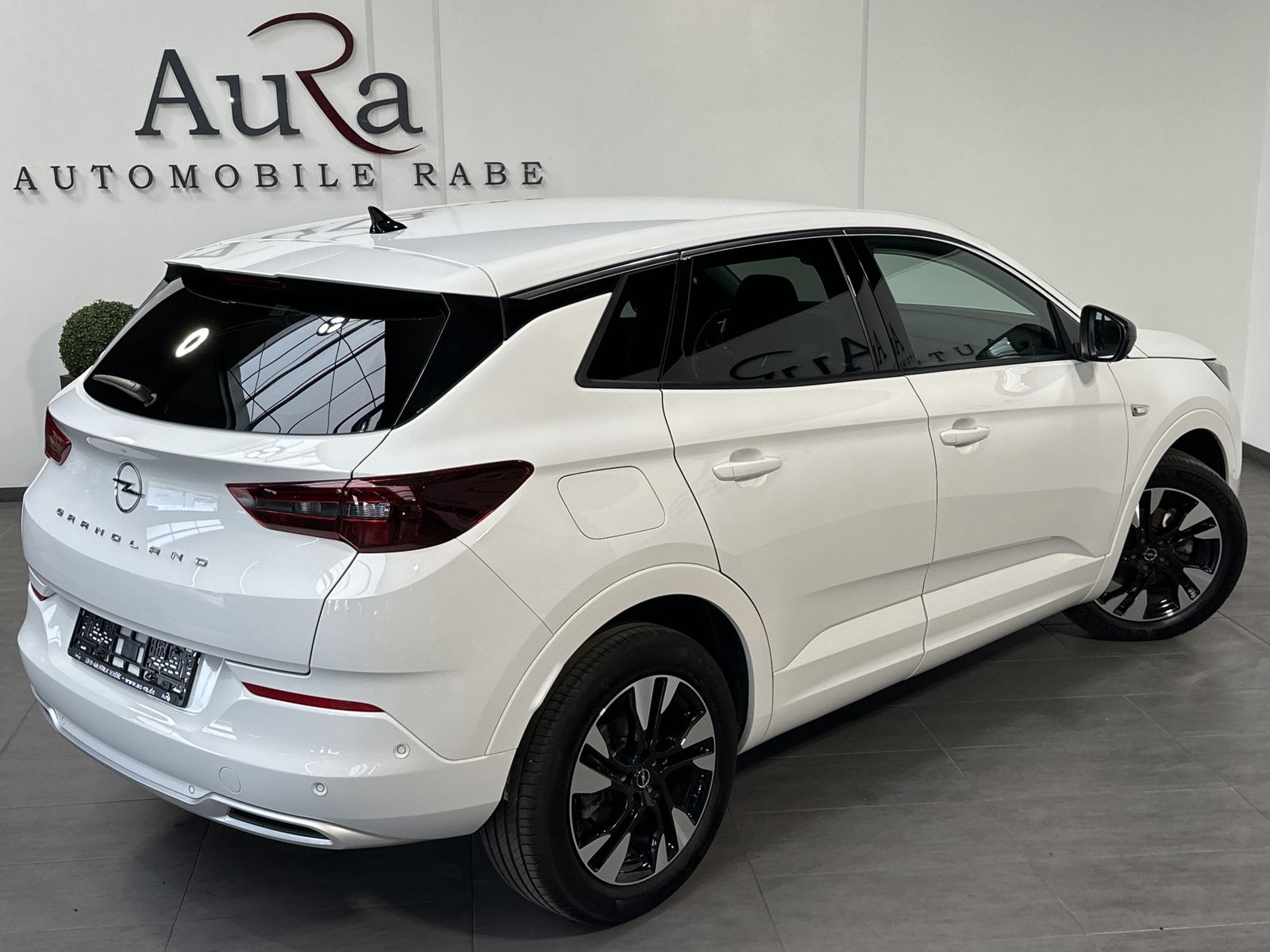 Fahrzeugabbildung Opel Grandland X 1.5 D Elegance AT NAV+MATRIX+ACC+AHK